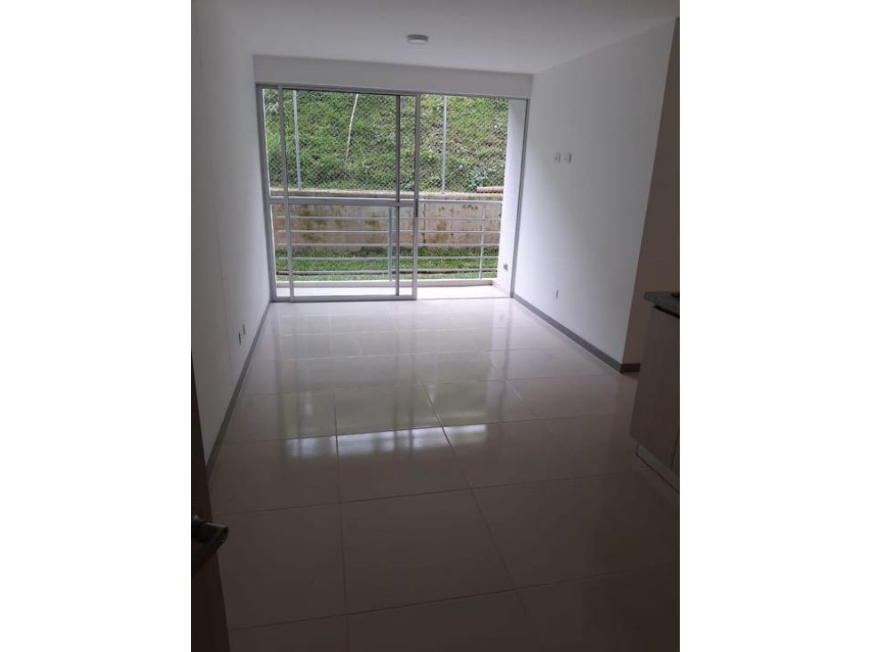 Vendo Apartamento en la Av 30 de Agosto Pereira — foto 2