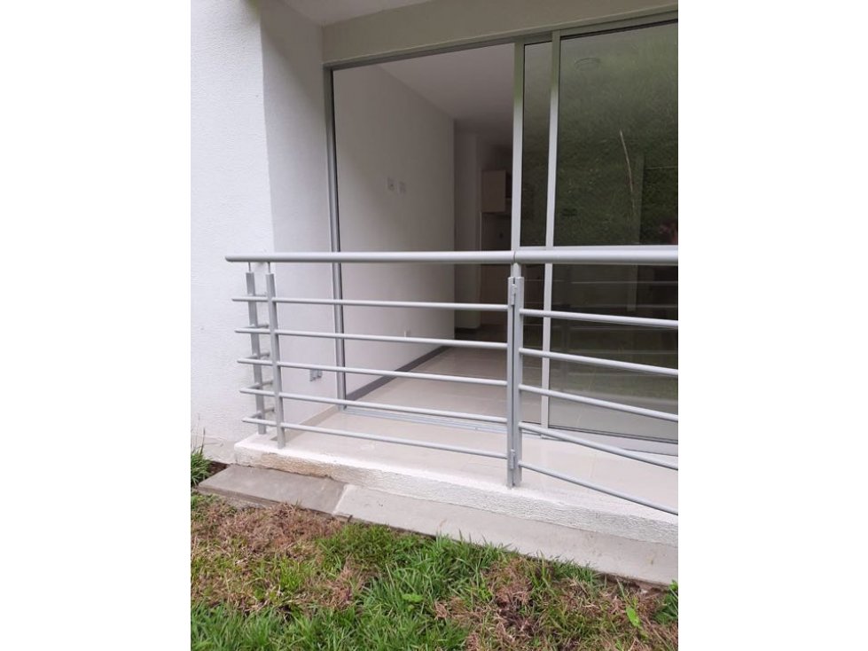 Vendo Apartamento en la Av 30 de Agosto Pereira — foto 3