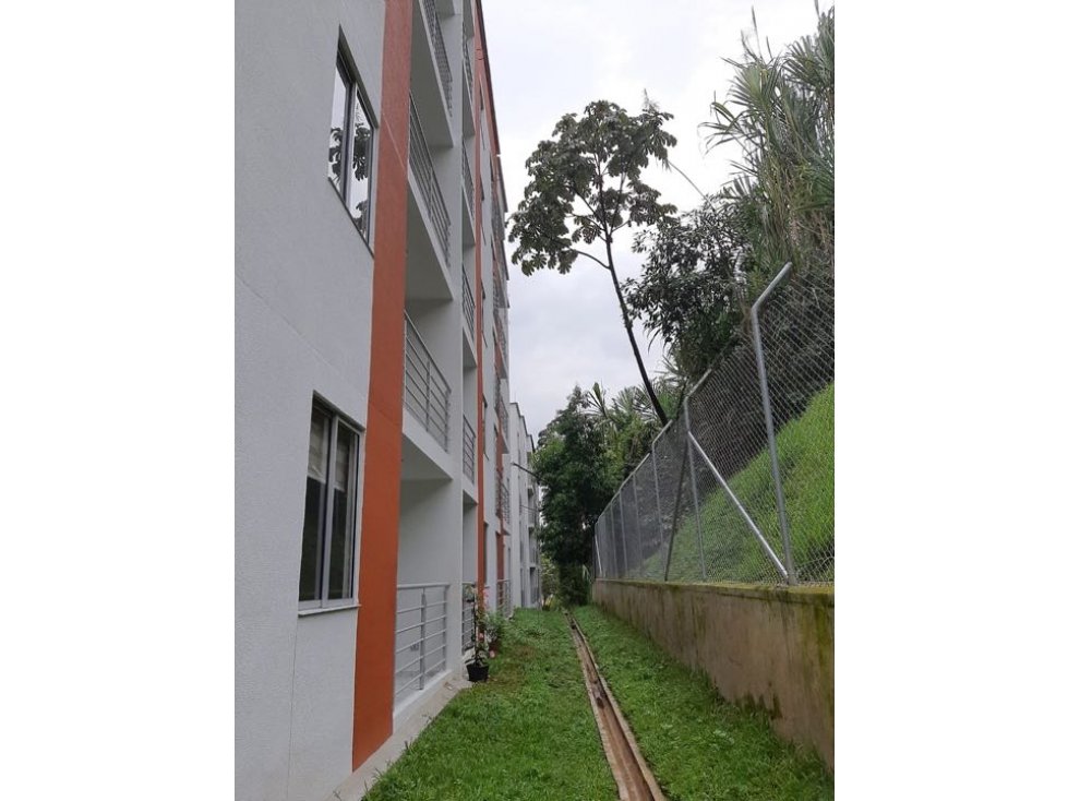Vendo Apartamento en la Av 30 de Agosto Pereira — foto 5