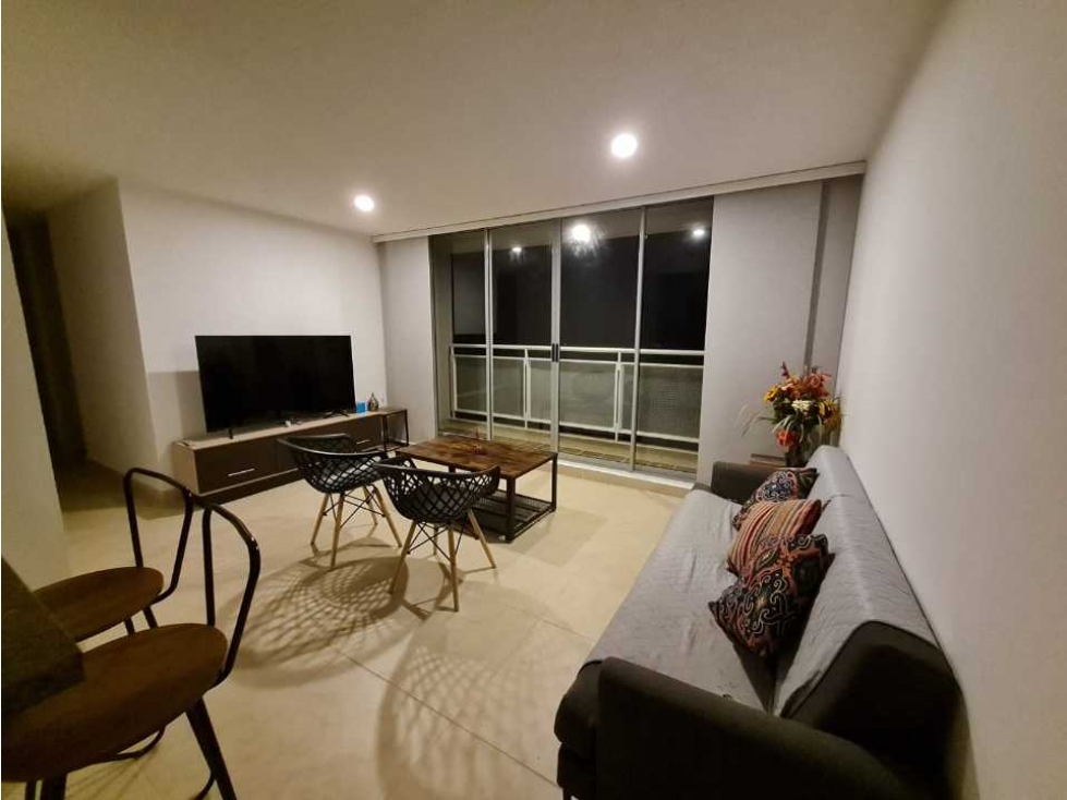 VENDO AMPLIO APARTAMENTO CON PARQUEADERO CUBIERTO Y DEPOSITO - 1
