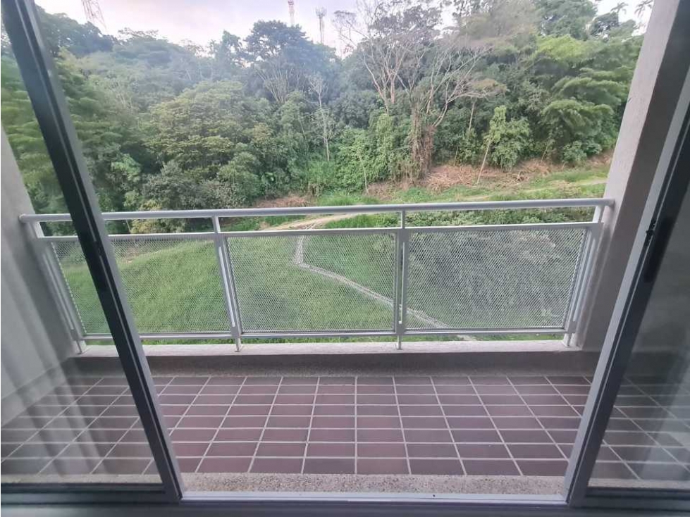 VENDO AMPLIO APARTAMENTO CON PARQUEADERO CUBIERTO Y DEPOSITO - 5