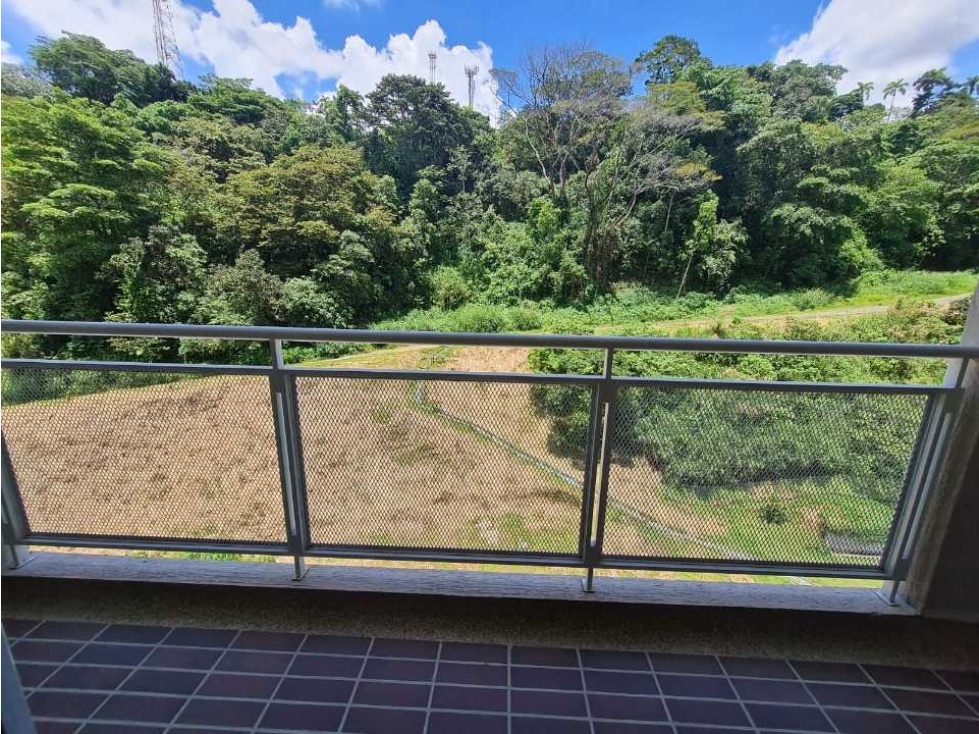 VENDO AMPLIO APARTAMENTO CON PARQUEADERO CUBIERTO Y DEPOSITO - 6