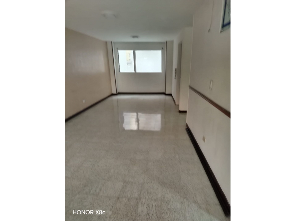 Vendo apartamento para remodelar en laureles — foto 2