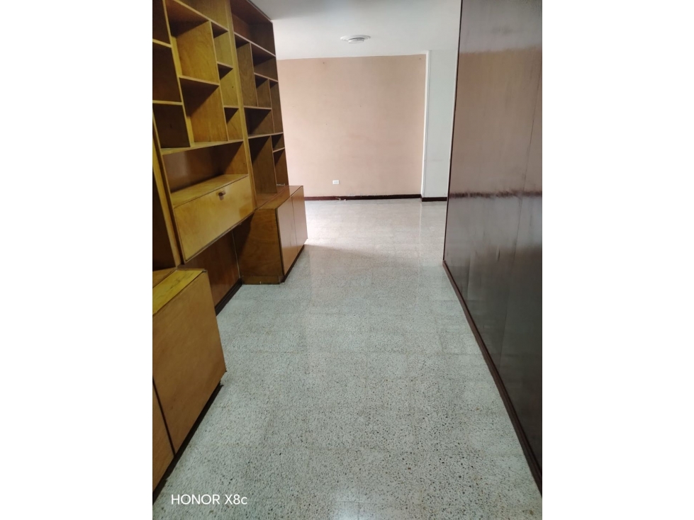 Vendo apartamento para remodelar en laureles — foto 3