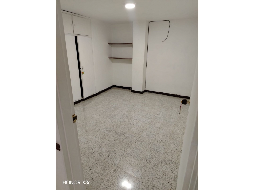 Vendo apartamento para remodelar en laureles — foto 4