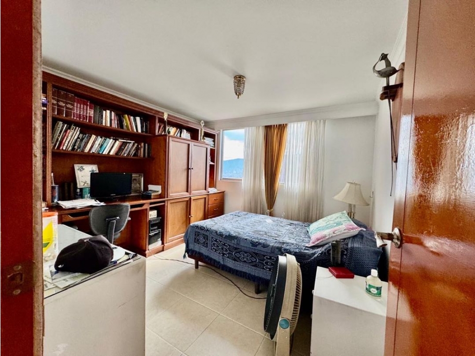 VENDO APARTAMENTO PARA REMODELAR EN EL POBLADO — foto 6