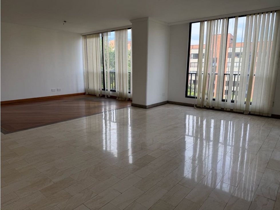 VENDO APARTAMENTO PARA REMODELAR EN EL POBLADO LA 34 LA AGUACATALA