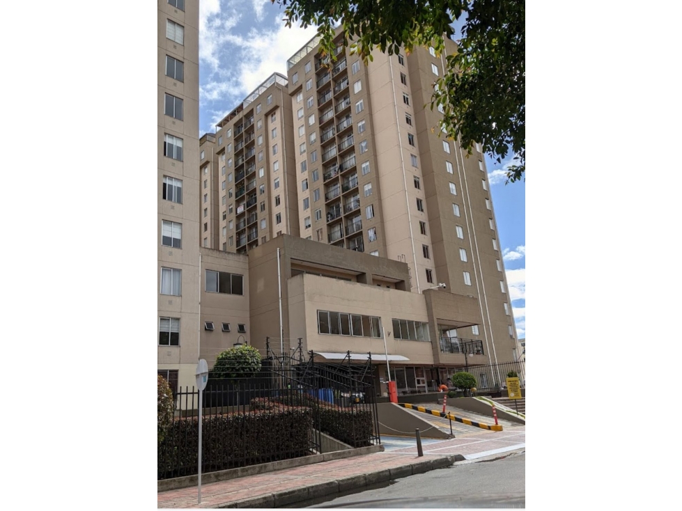 ARRIENDO apartamento parque central Gilmar