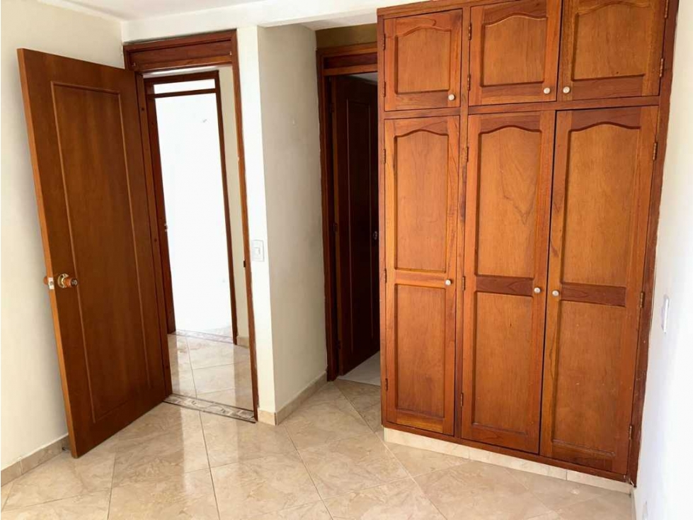 VENDO APARTAMENTO PISO 10 EN LOS COLORES MEDELLÍN — foto 6