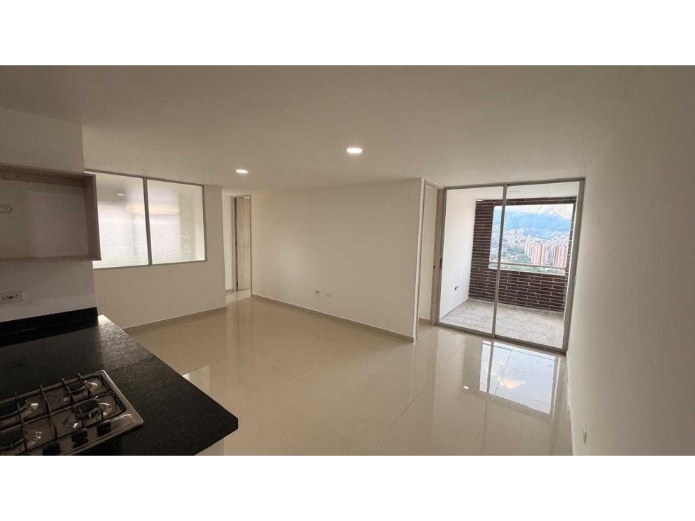 VENDO APARTAMENTO PISO 30 EN CABAÑITAS BELLO
