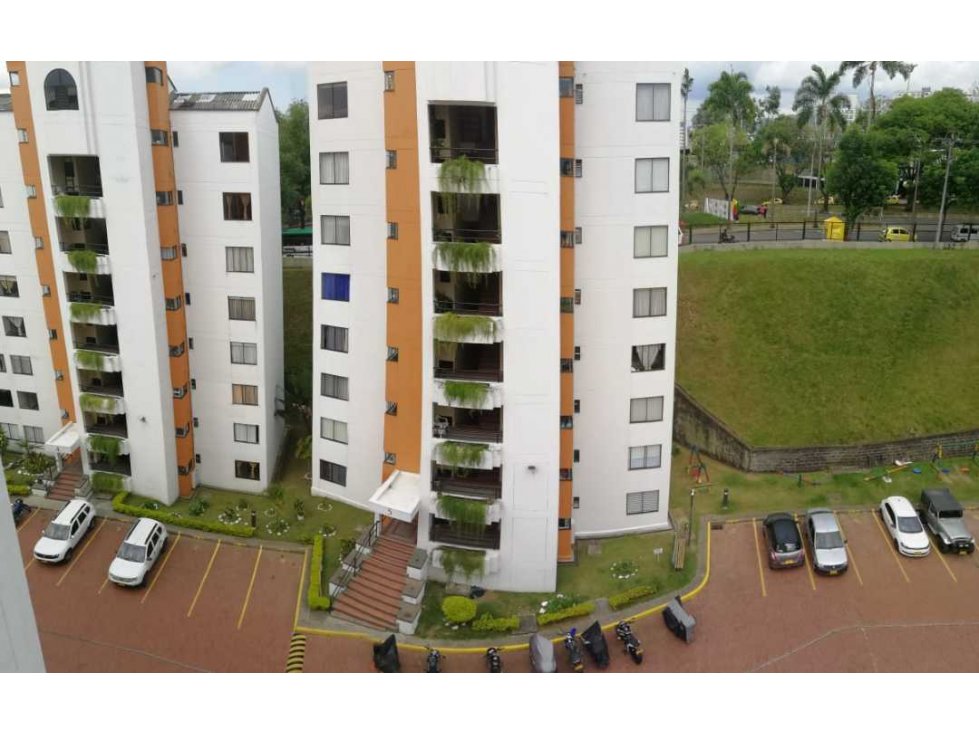 VENDO AMPLIO APARTAMENTO CERCA A PROVIDENCIA Y LA 14 PEREIRA