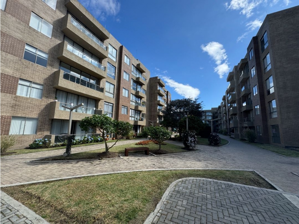 Vendo apartamento primer piso con club House. - 1