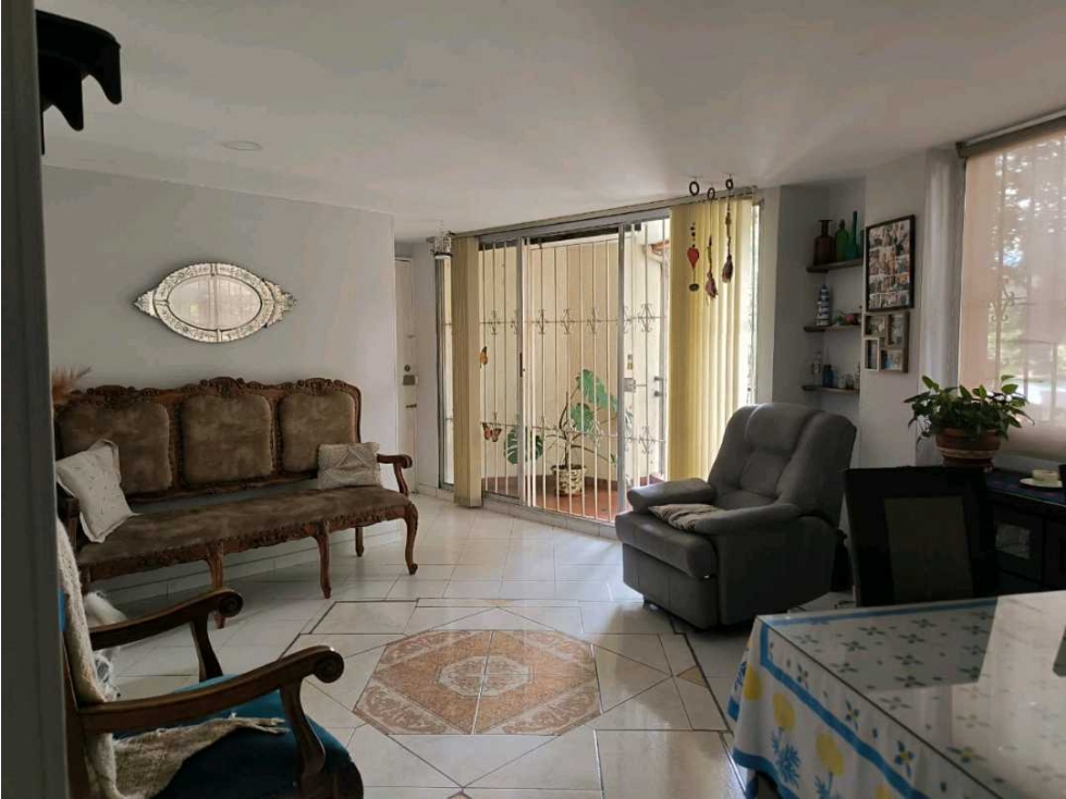 VENDO APARTAMENTO PRIMER PISO CON BALCON EN SIMON BOLIVAR