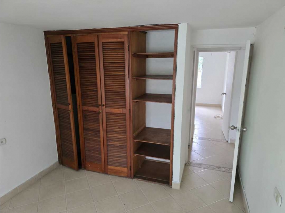 VENDO APARTAMENTO QUINTO PISO EN LA MILAGROSA ACCESO POR ESCALAS — foto 5