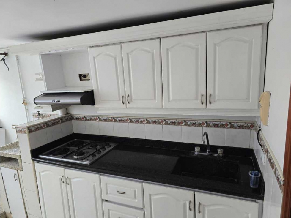 VENDO APARTAMENTO QUINTO PISO EN LA MILAGROSA ACCESO POR ESCALAS — foto 6