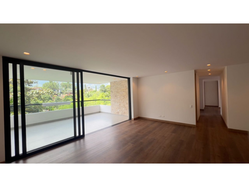 VENDO APARTAMENTO REMODELADO EN NOGALES LOMA LAS BRUJAS ENVIGADO