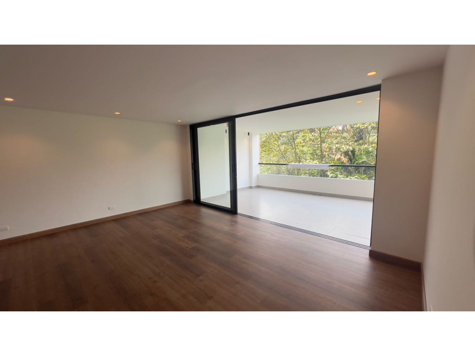 VENDO APARTAMENTO REMODELADO EN NOGALES LOMA LAS BRUJAS ENVIGADO — foto 3
