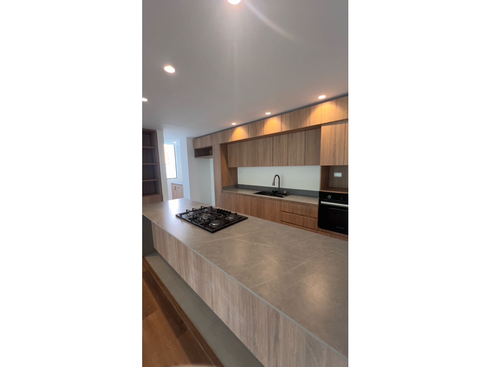 VENDO APARTAMENTO REMODELADO EN NOGALES LOMA LAS BRUJAS ENVIGADO — foto 4