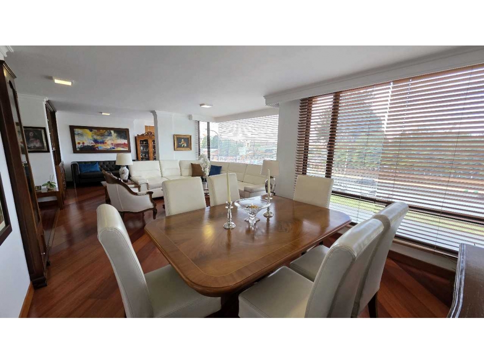 VENDO APARTAMENTO REMODELADO EN CHICO NORTE (IC)