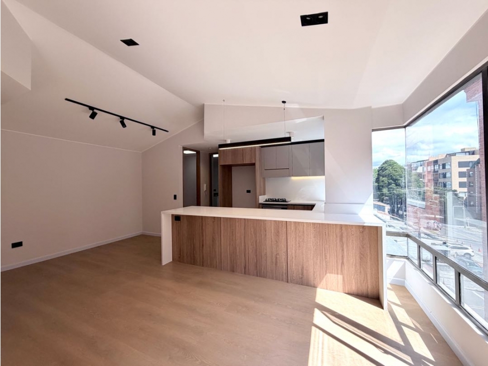 VENDO APARTAMENTO REMODELADO EN SAN PATRICIO