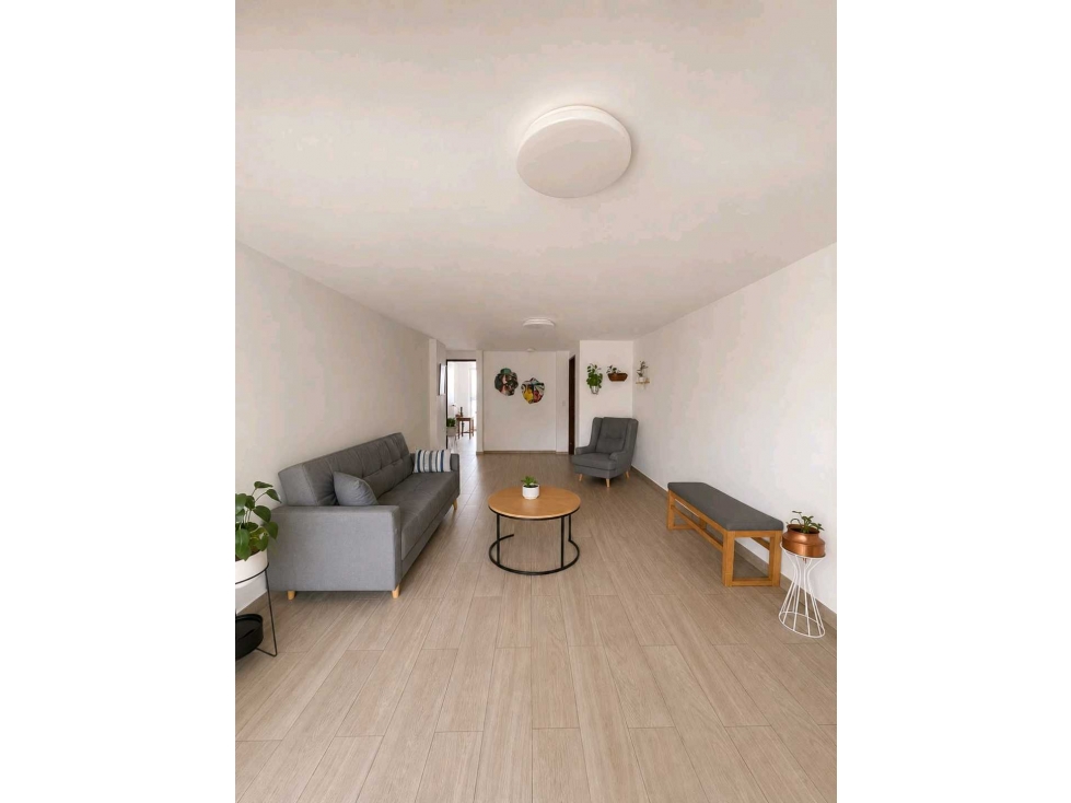 VENDO APARTAMENTO REMODELADO EN LAURELES CERCA DEL SEGUNDO PARQUE.