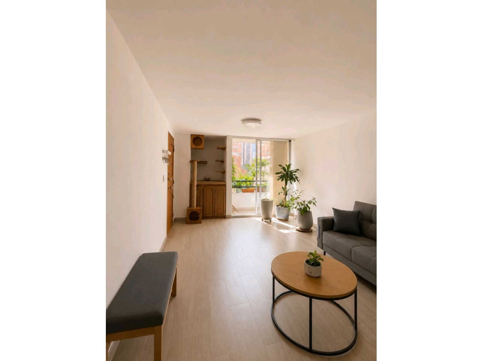 VENDO APARTAMENTO REMODELADO EN LAURELES CERCA DEL SEGUNDO PARQUE. — foto 4