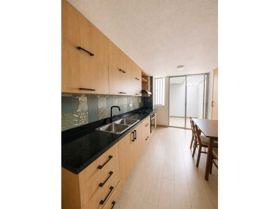 VENDO APARTAMENTO REMODELADO EN LAURELES CERCA DEL SEGUNDO PARQUE. — foto 5
