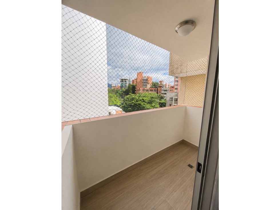 VENDO APARTAMENTO REMODELADO EN LAURELES CON COLEGA — foto 6