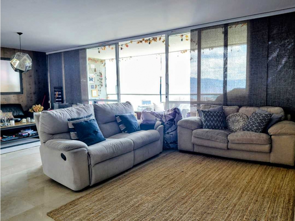 VENDO APARTAMENTO SECTOR EL TESORO CON VISTA — foto 3