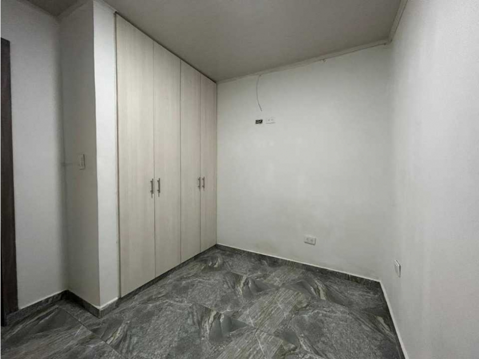 VENDO APARTAMENTO SECTOR LA CAPILLA SOBRE LA AV SIMON BOLIVAR — foto 4