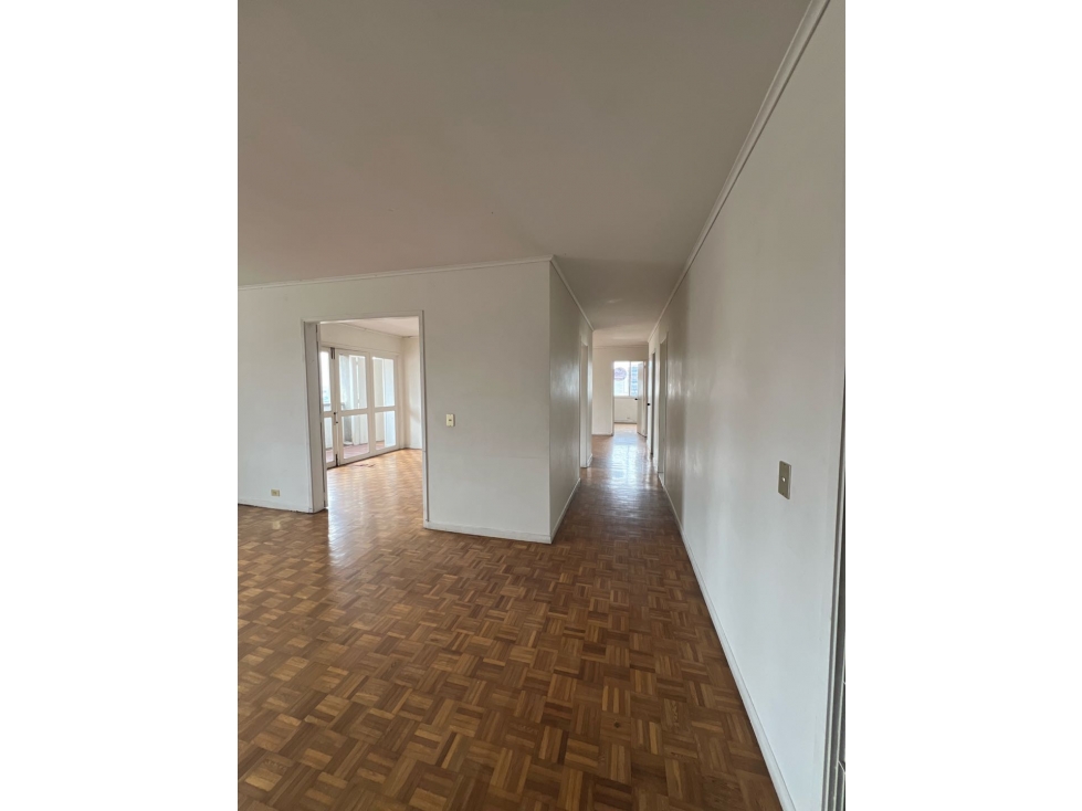 Vendo apartamento Sector La candelaria área 170m2 ideal para remodelar — foto 2