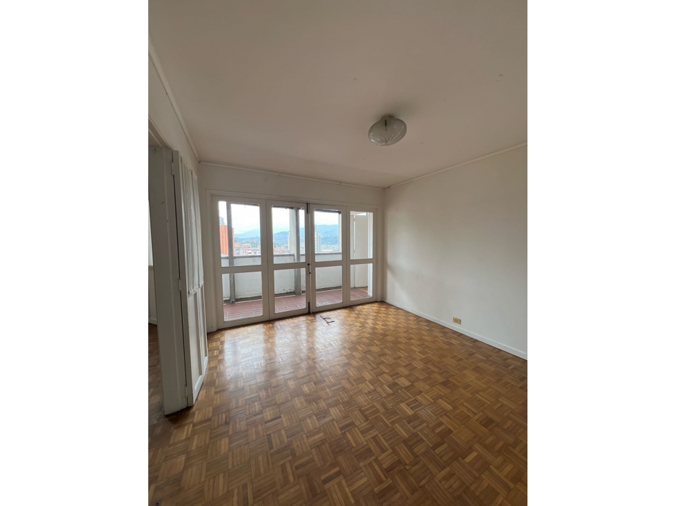 Vendo apartamento Sector La candelaria área 170m2 ideal para remodelar — foto 3