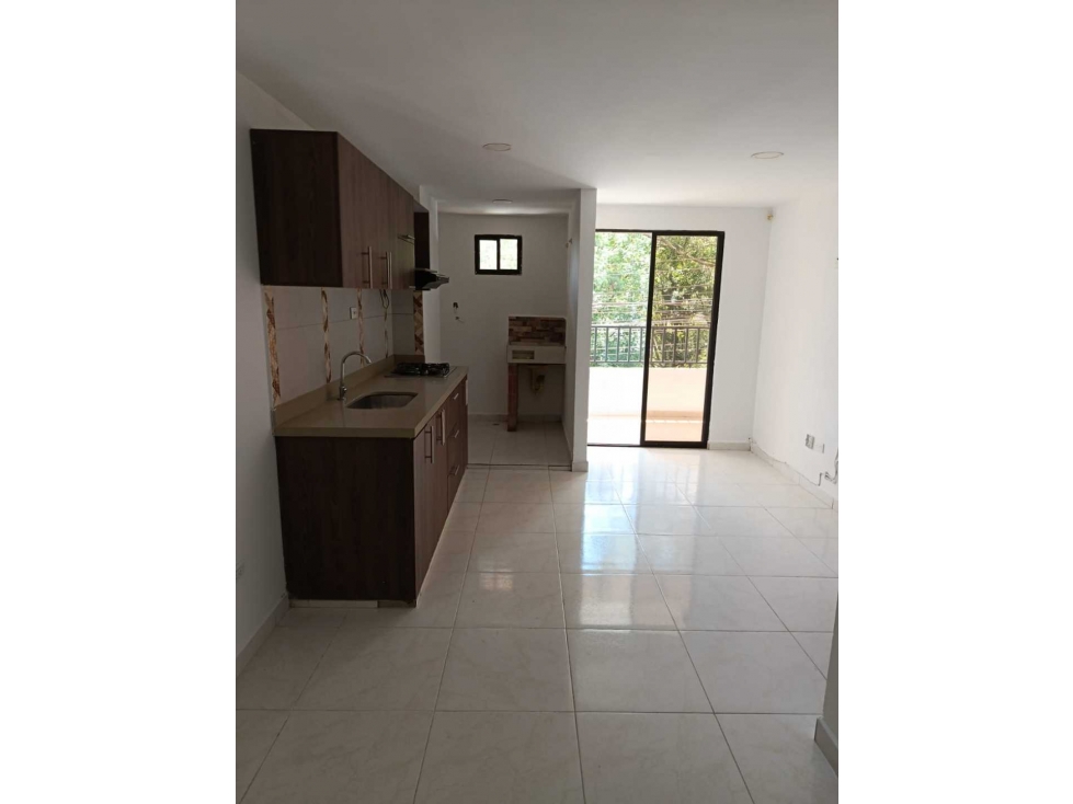 VENDO APARTAMENTO SEGUNDO PISO BARRIO FLORENCIA MEDELLIN — foto 2