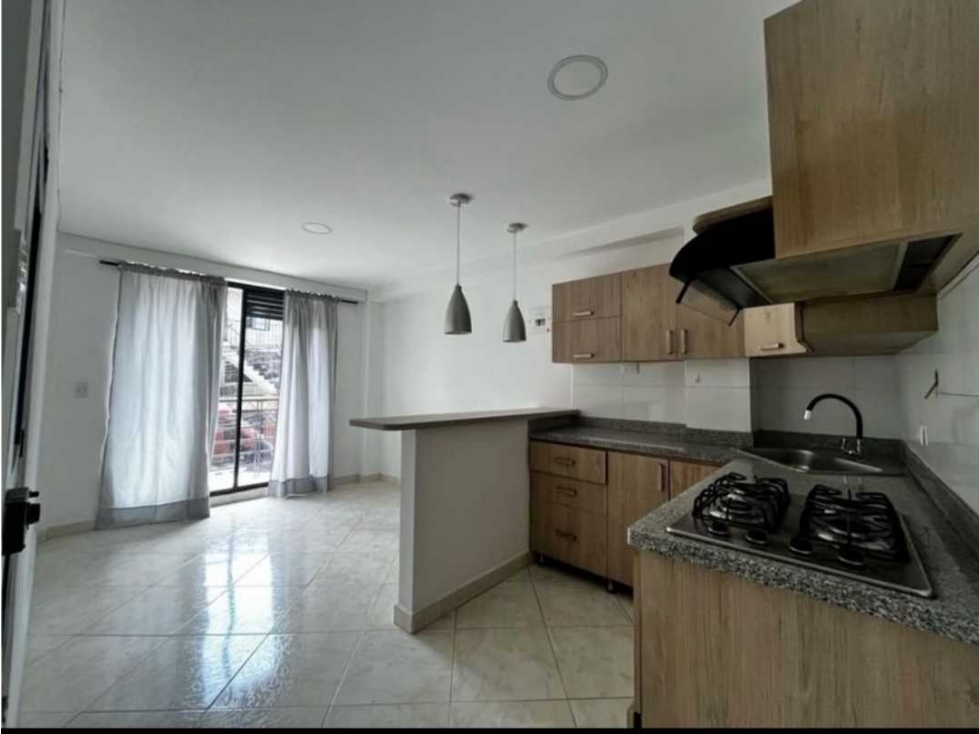 VENDO APARTAMENTO SEGUNDO PISO BARRIO FLORENCIA CERCA A LA 65