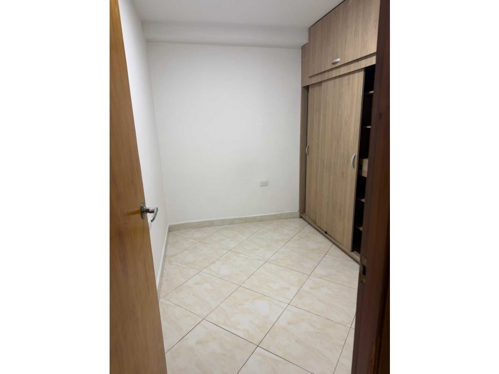 VENDO APARTAMENTO SEGUNDO PISO BARRIO FLORENCIA CERCA A LA 65 — foto 6
