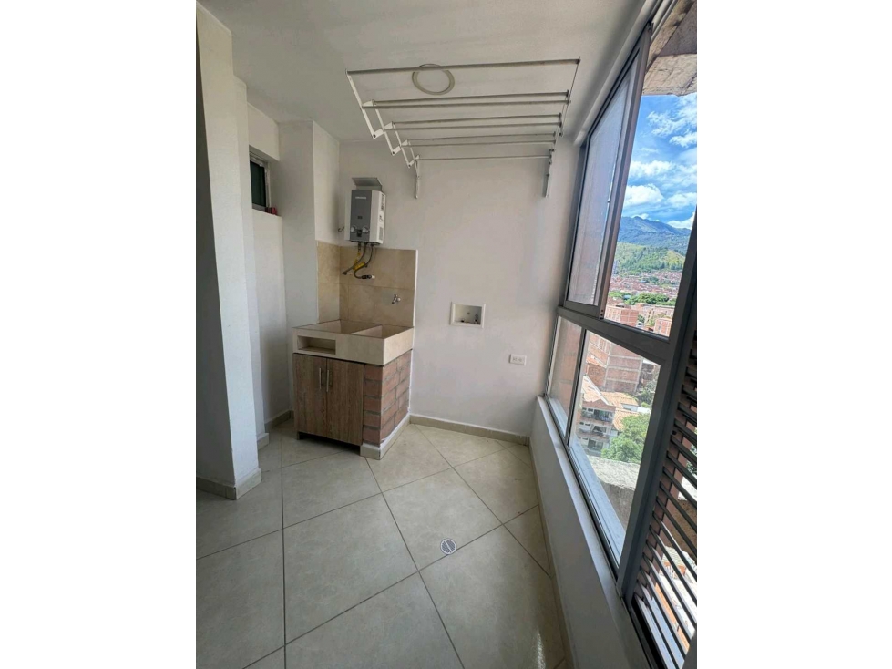 VENDO APARTAMENTO EN NIQUIA SEMI INTERNO PISO 10 CON PARQUEADERO