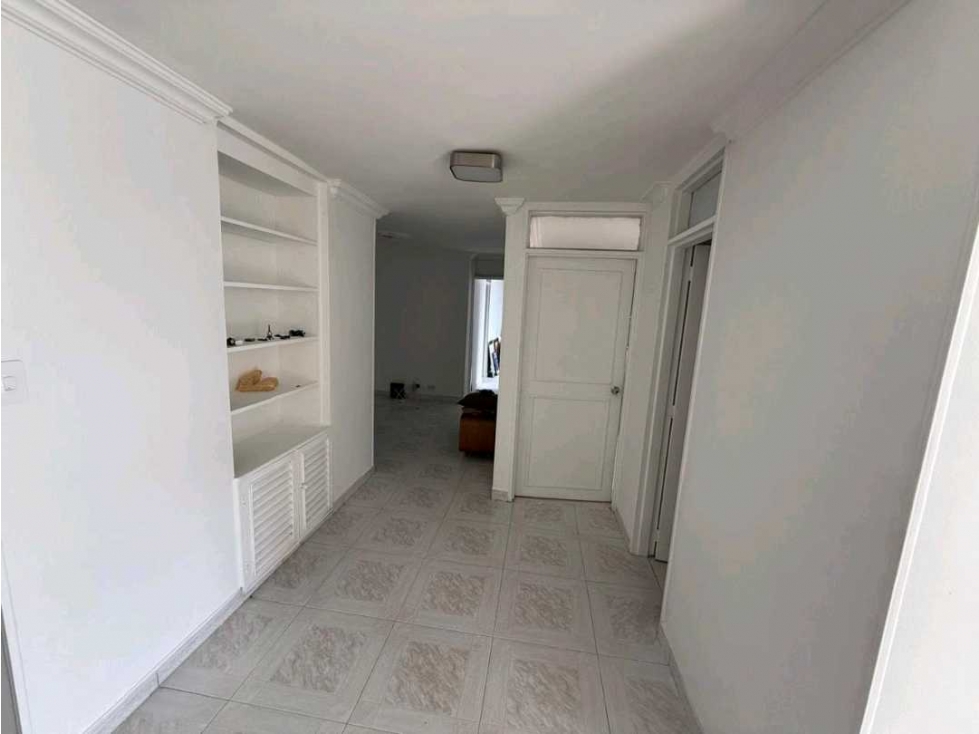 VENDO AMPLIO APARTAMENTO EN EL CENTRO DE PEREIRA PARA REMODELAR