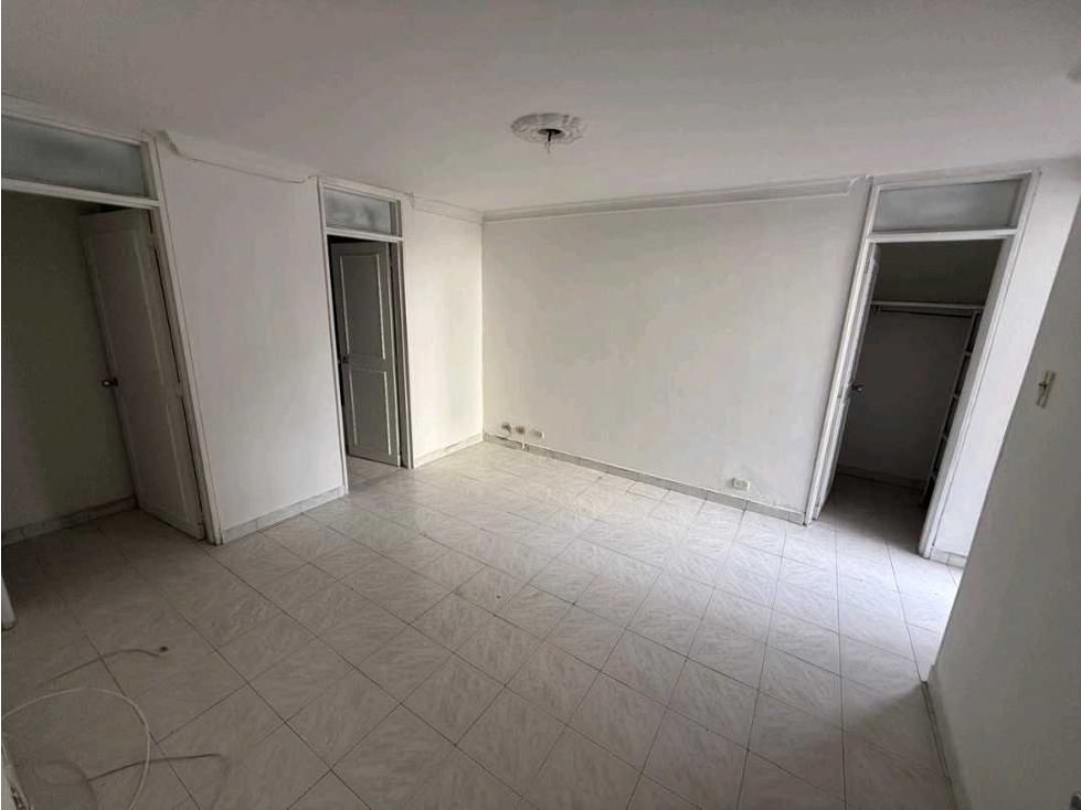 VENDO AMPLIO APARTAMENTO EN EL CENTRO DE PEREIRA PARA REMODELAR — foto 3