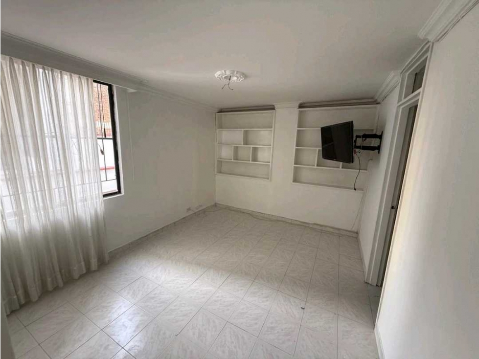 VENDO AMPLIO APARTAMENTO EN EL CENTRO DE PEREIRA PARA REMODELAR — foto 4