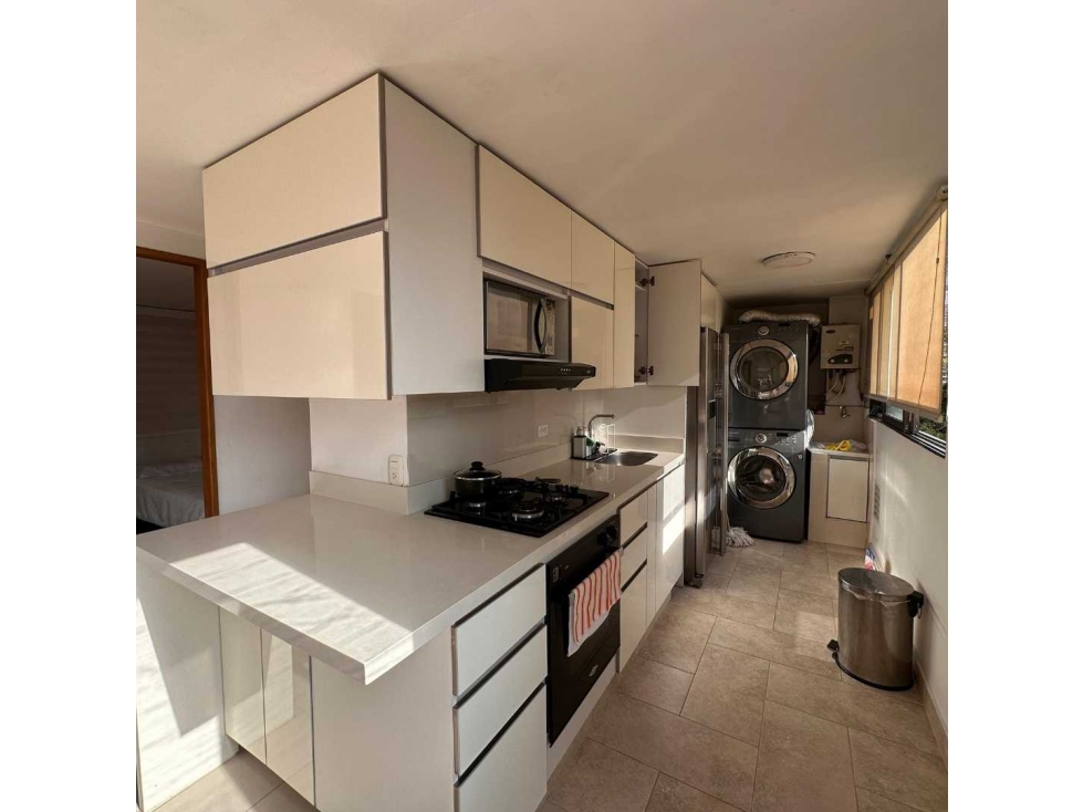 VENDO APARTAMENTO TERCER PISO AVENIDA LAS PALMAS — foto 4