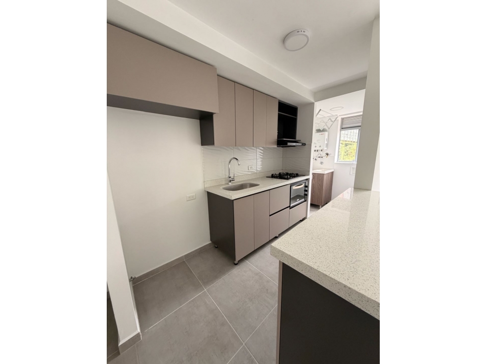 Vendo Apartamento cerca al centro comercial parques Fabricato