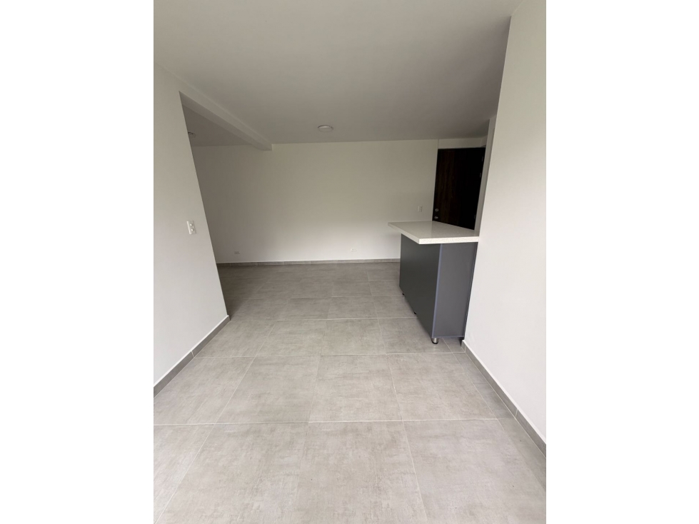 Vendo Apartamento cerca al centro comercial parques Fabricato — foto 5