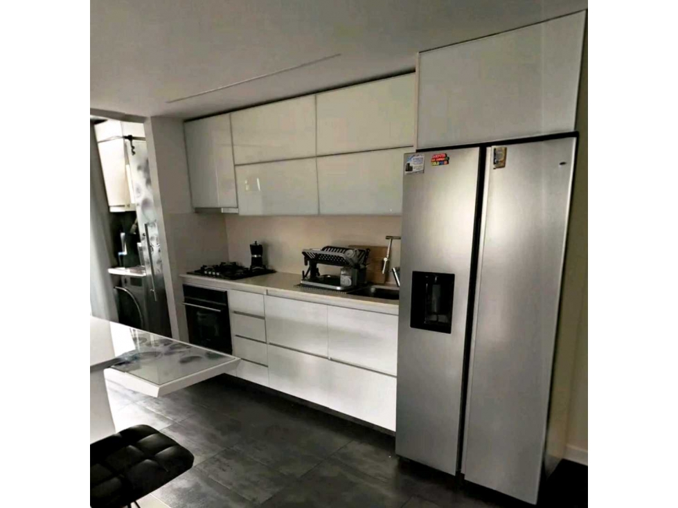 VENDO APARTAMENTOCON VISTA EN EL POBLADO CASTROPOL UNIDAD COMPLETA — foto 4
