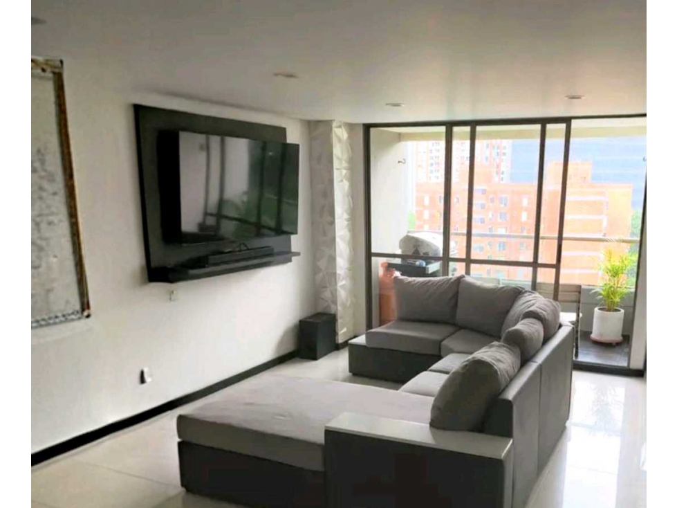 VENDO APARTAMENTOCON VISTA EN EL POBLADO CASTROPOL UNIDAD COMPLETA — foto 5