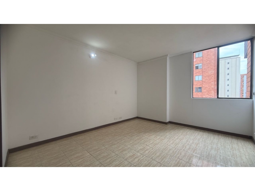 VENDO APARTAMENTO EN LOS BERNAL - GRAN POTENCIAL DE REMODELACION — foto 4