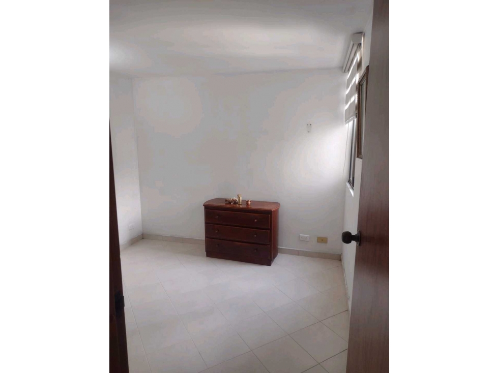 VENDO APT.LOS COLORES.CERCA MIXI.UNIDAD CON PISCINA. CANCHA DE FUTBOL — foto 3