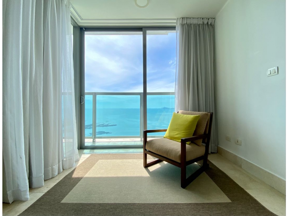 VENDO APTO 121 m2 1h/1.5b/1p Bella Vista - Av. BALBOA - PH YOO