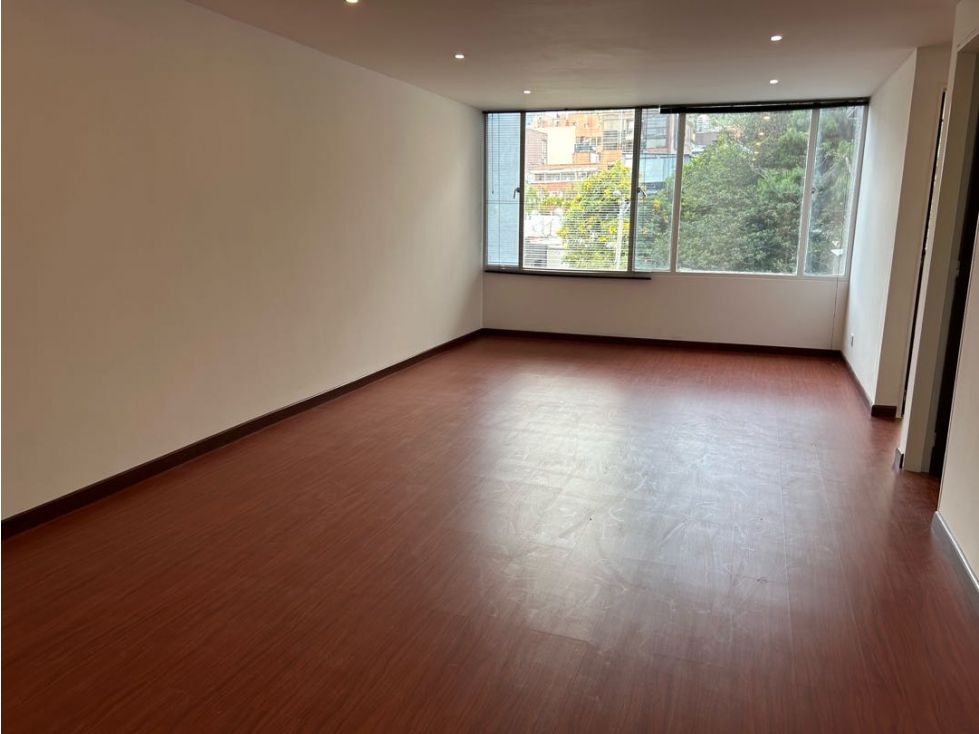 VENDO APTO 3 ALCOBAS Y ESTUDIO EN EL LAGO. REMODELADO