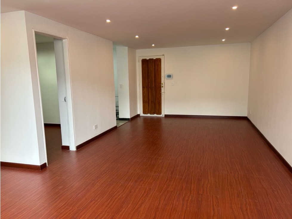 VENDO APTO 3 ALCOBAS Y ESTUDIO EN EL LAGO. REMODELADO — foto 3