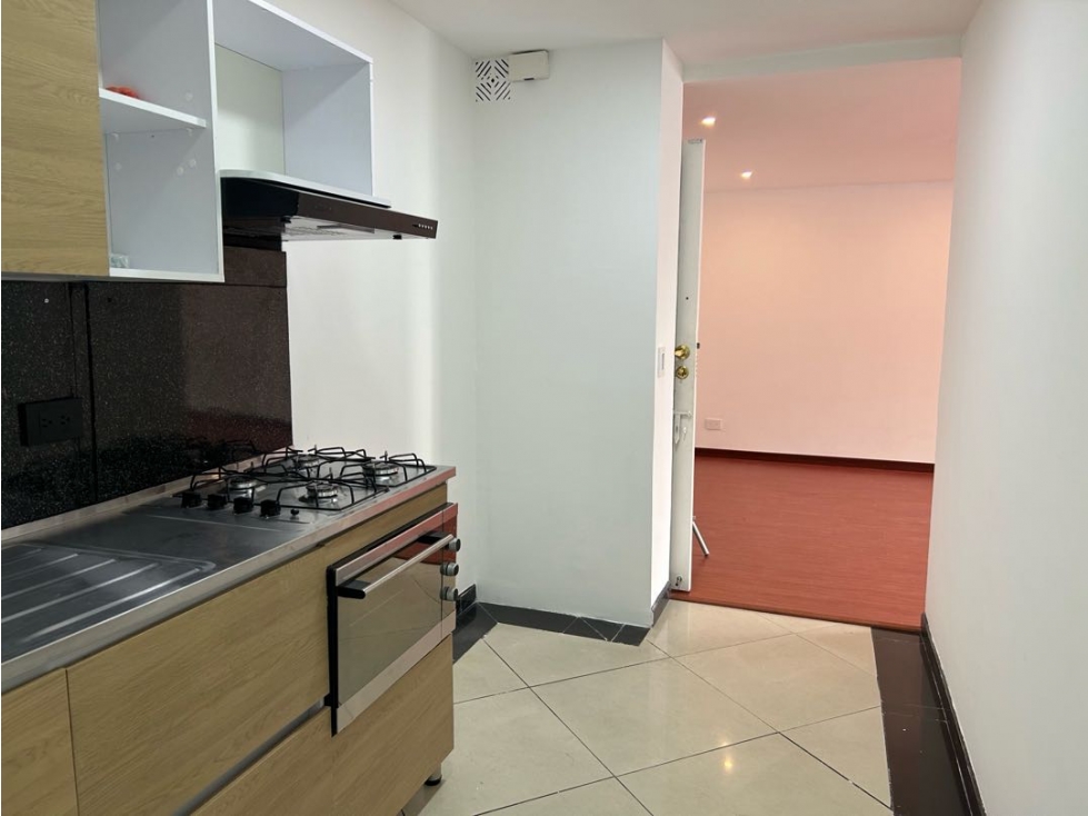 VENDO APTO 3 ALCOBAS Y ESTUDIO EN EL LAGO. REMODELADO — foto 6